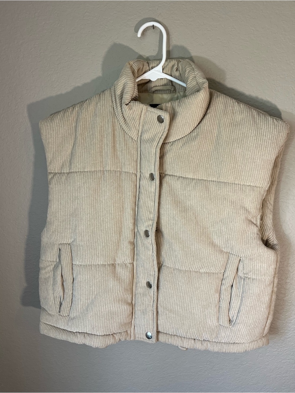 Say What Beige Corduroy Puffer Vest Size Large Snap Zip Quilted Neutral Coat